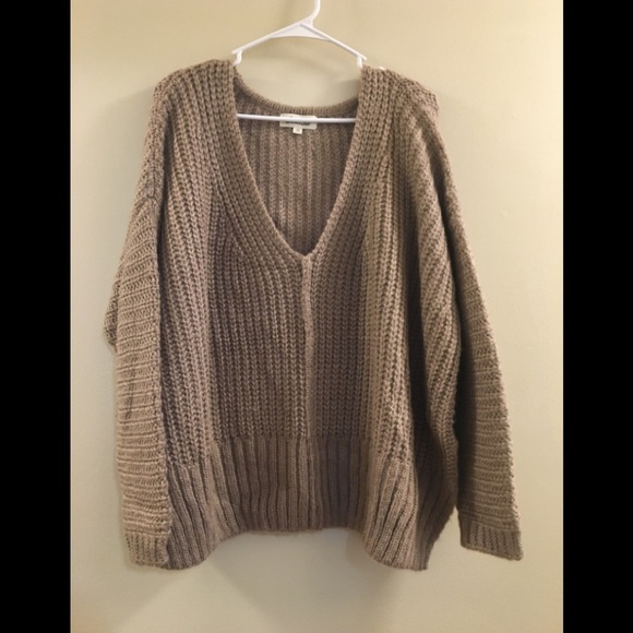 NWOT Oversized Chunky Knit V Neck Pullover V - Picture 8 of 8